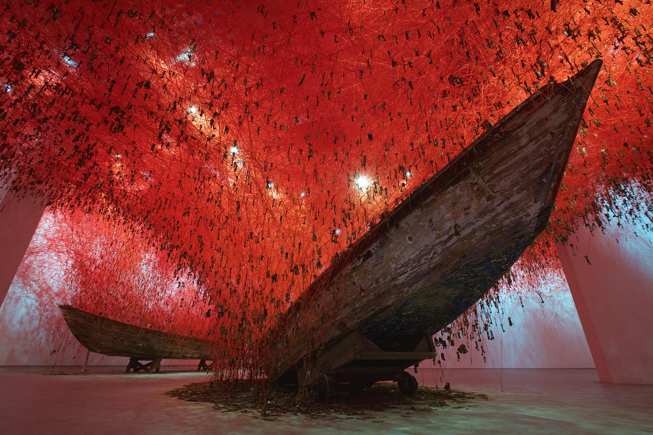 《掌の鍵》撮影：Sunhi Mang　Courtesy of the artist ©VG BILD-KUNST, Bonn & JASPAR, Tokyo, 2021 and Chiharu Shiota