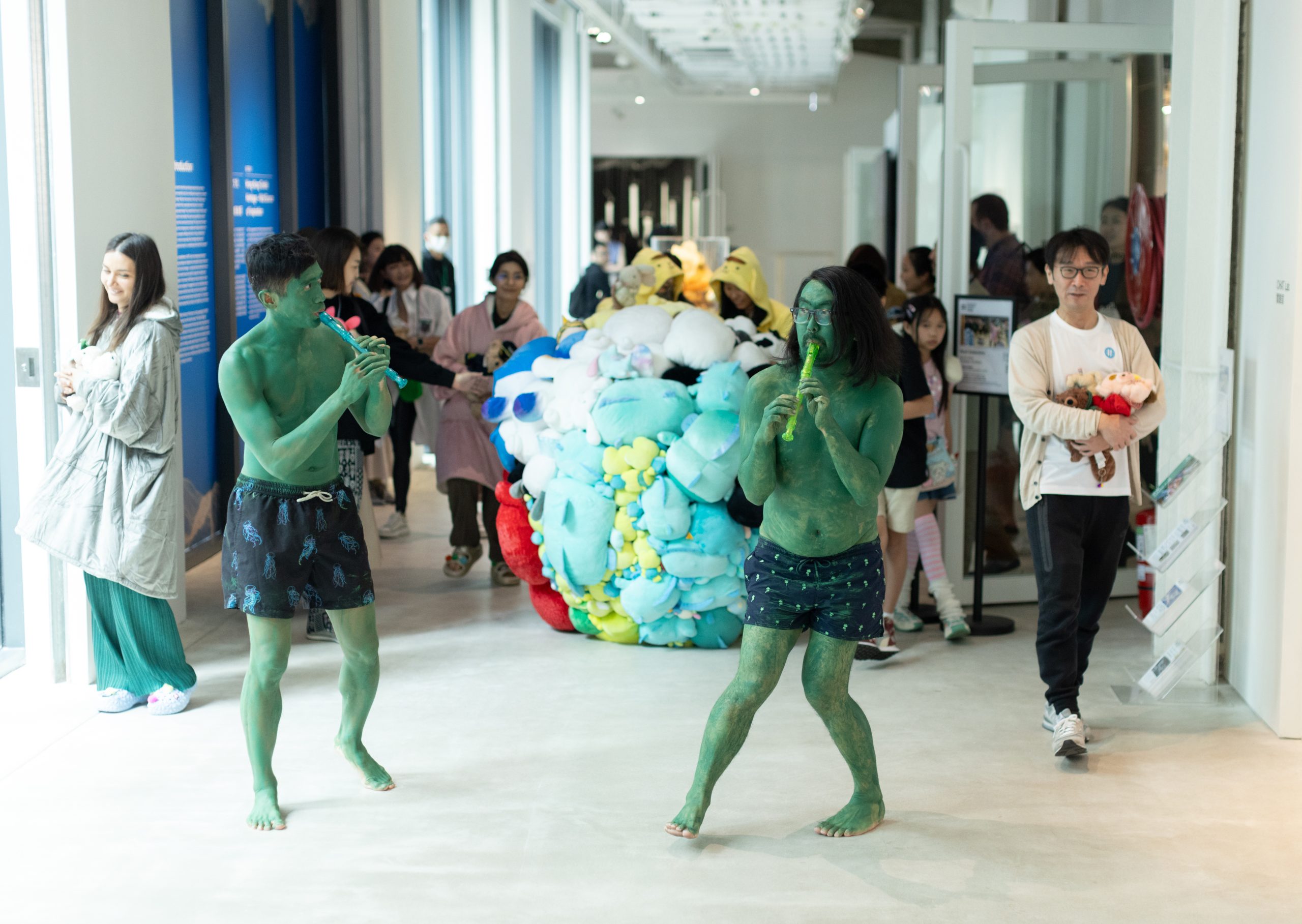Ei Arakawa-Nash, Plush Subjectivity, 2024, performance view, Centre for Heritage, Arts and Textile, Hong Kong, Photo: Spark Photography, Courtesy of the artist